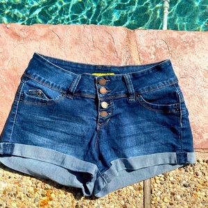 Wanna Betta Butt?, Jean Shorts, Size 9